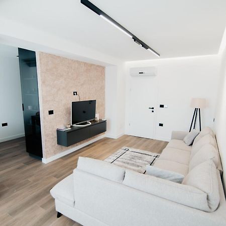 Froa Luxury Apartment Debar Exteriör bild
