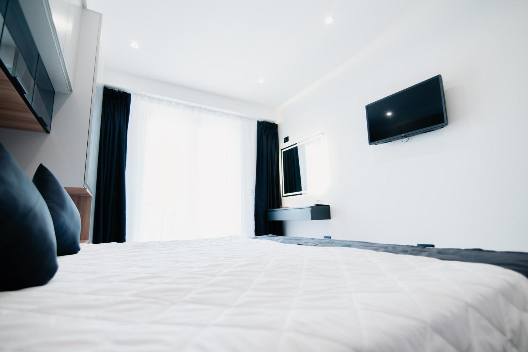 Froa Luxury Apartment Debar Exteriör bild